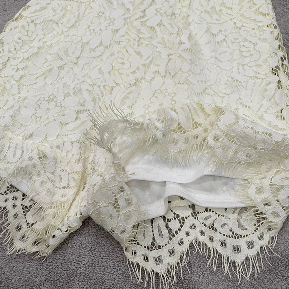 Lace romper - Picture 3 of 4